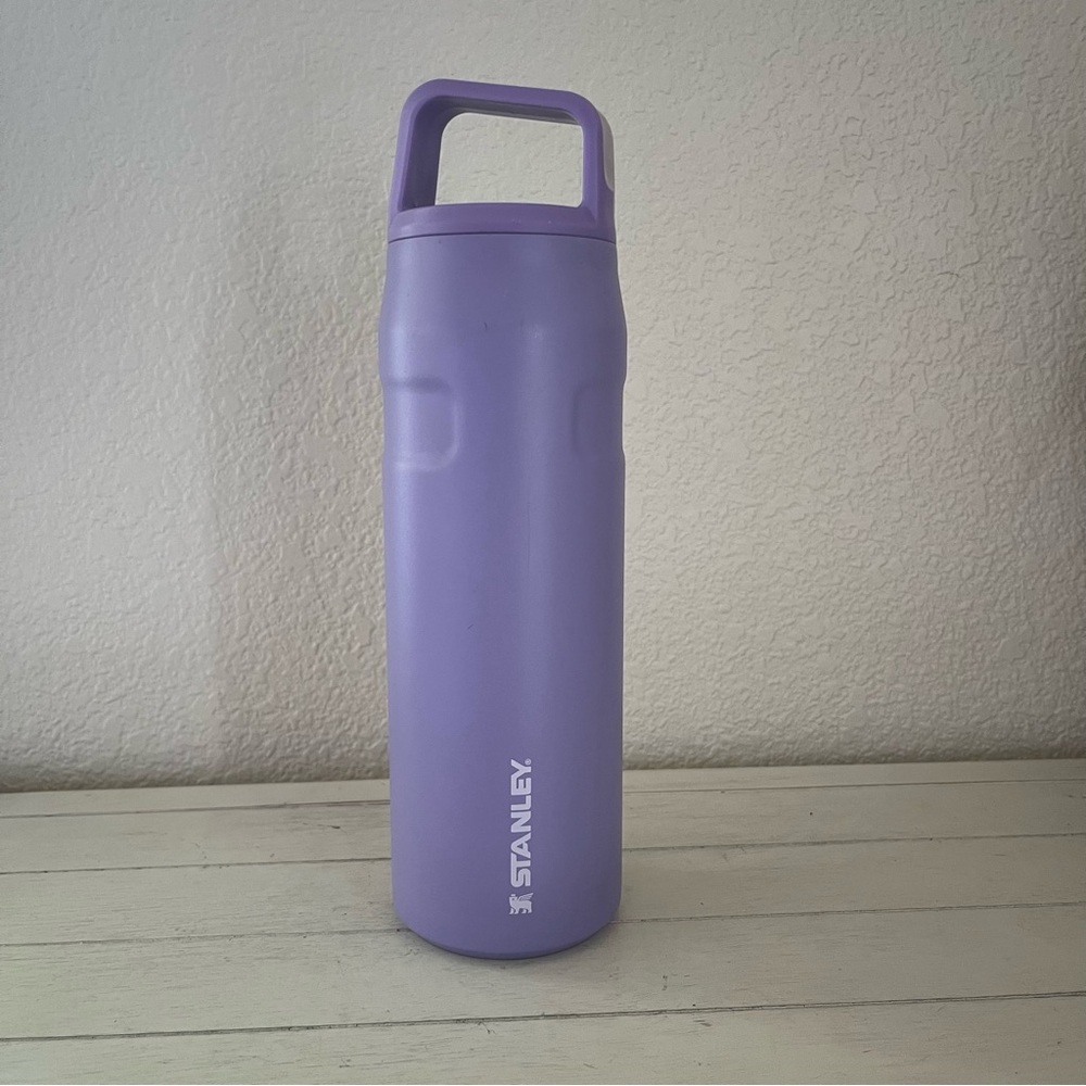 Stanley IceFlow Water Bottle with Cap and Carry Lid Insulated Lavender Purple